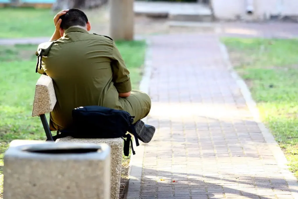 קצין צה"ל נעל את משרדו ותקף נגדת ששירתה תחתיו.