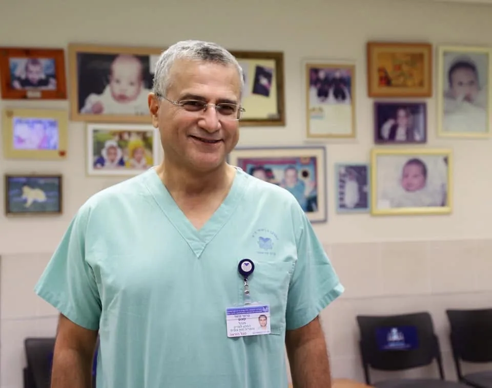 פרופ' פואד עאזם, רופא בכיר באיכילוב, מתייחס לסערת הצוותים הערבים בבית החולים רמב"ם