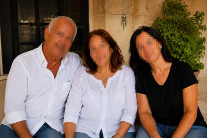 הבית הפך לזירת פשע מדממת. מי שומר על הילדים כשהסכנה נמצאת בסלון? (צילום אילוסטרציה)